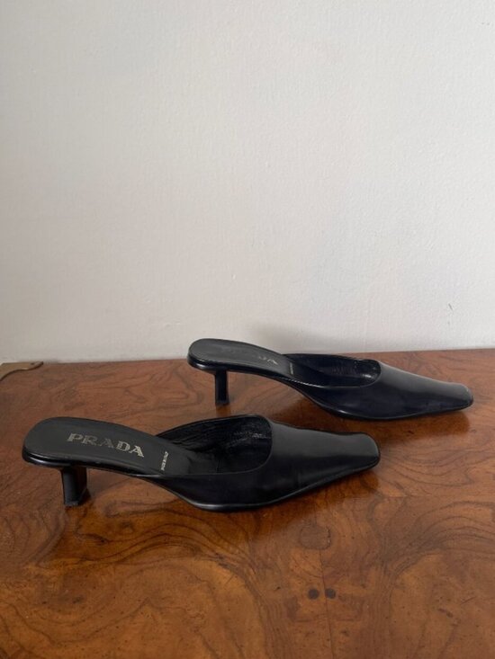 Prada Shoes - Prada Vintage Y2K Leather Mules EU 39.5 US 9.5  Minimalist Early 2000s Designer